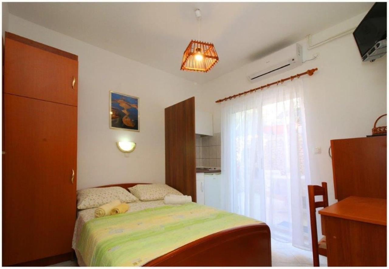 Apartments And Rooms Mirja-Parking Primošten Zewnętrze zdjęcie